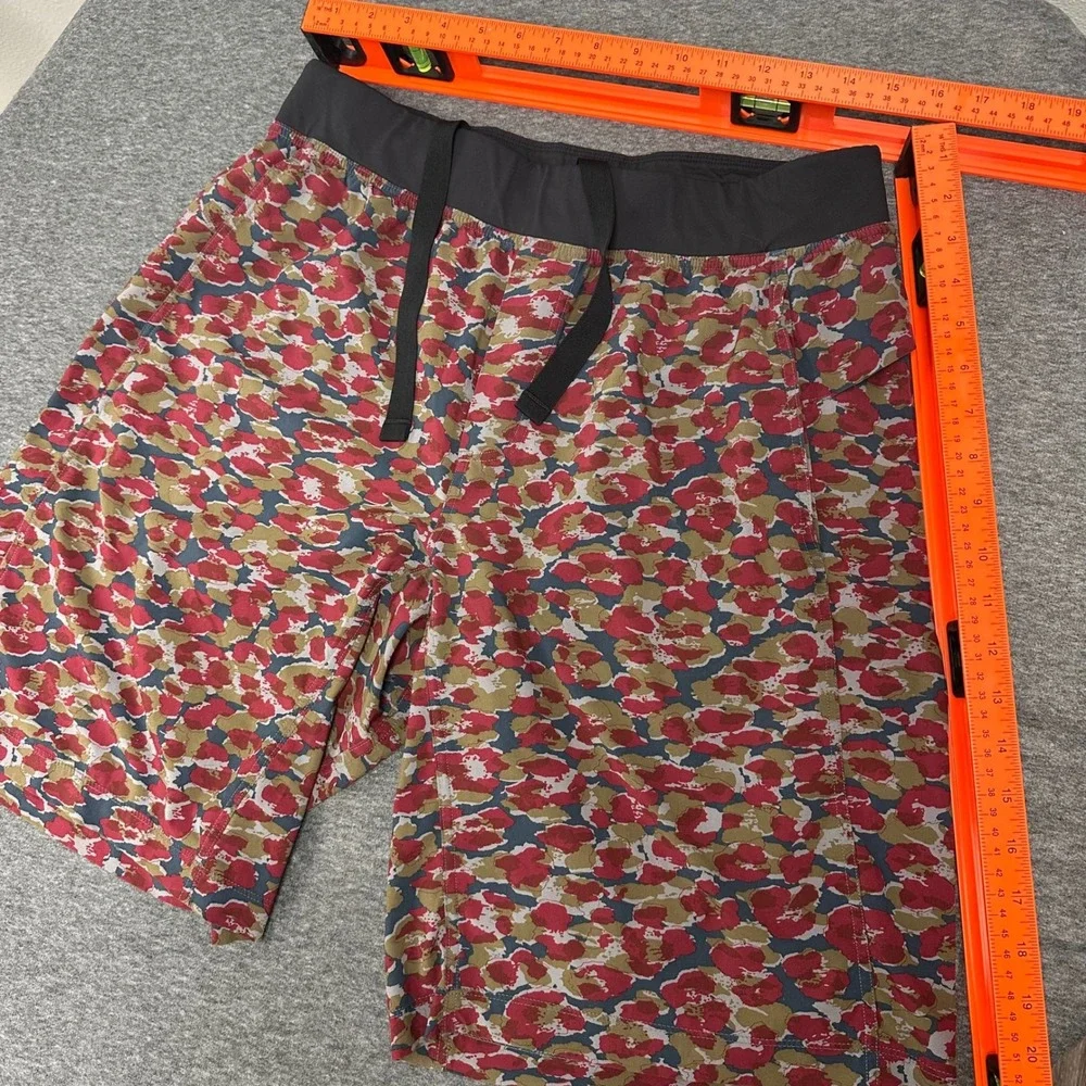 Lululemon Commission Short 7‎ Mens Multi Color Camo Athletic Shorts Size Large